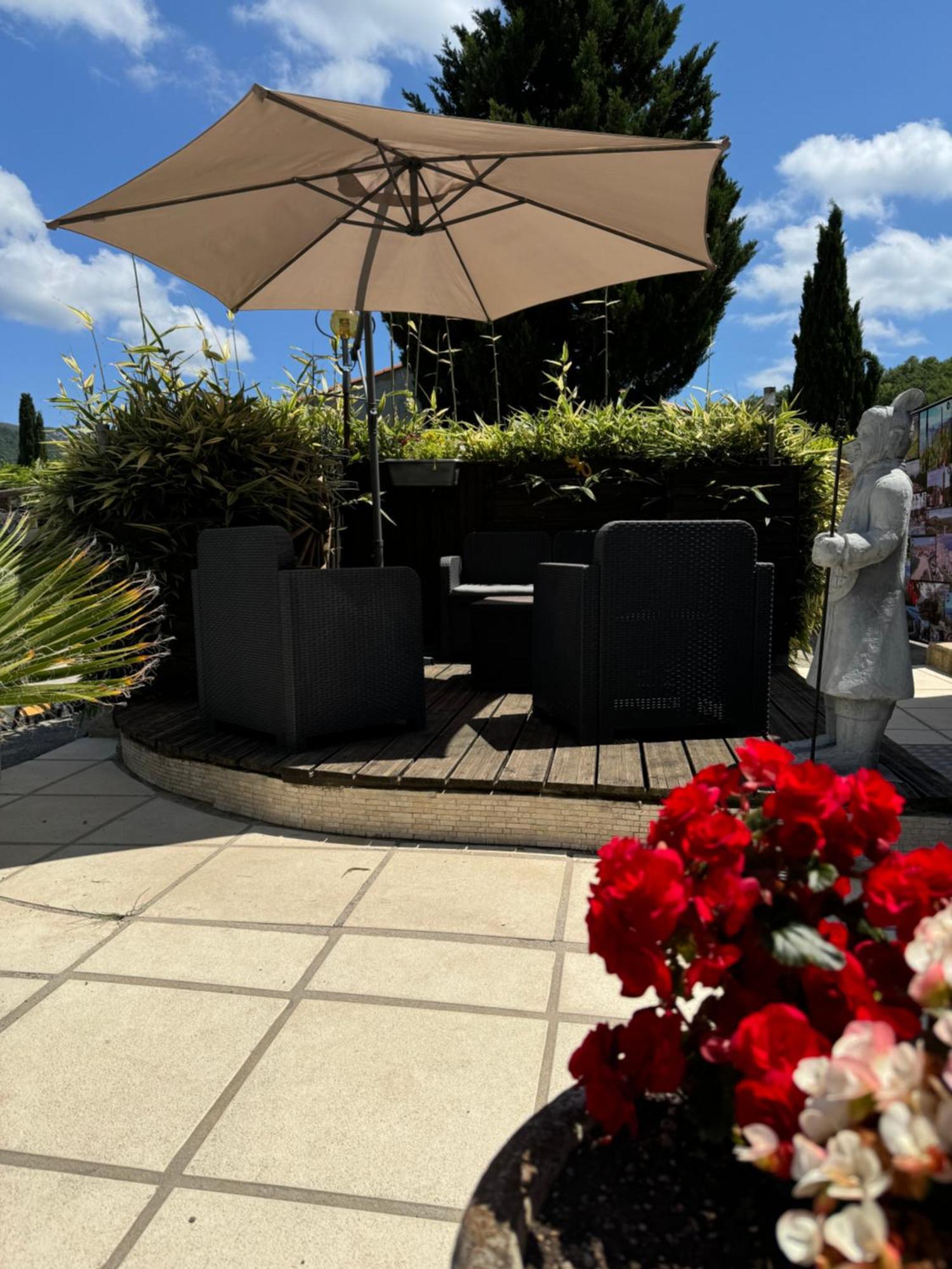 Les Bambous B&B Levens Exterior photo